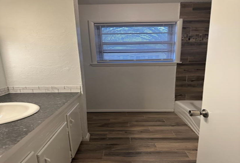 4 Bedrooms Bedrooms, 0 ,2 BathroomsBathrooms,Residential,Single Family,Benjamin,1,132575