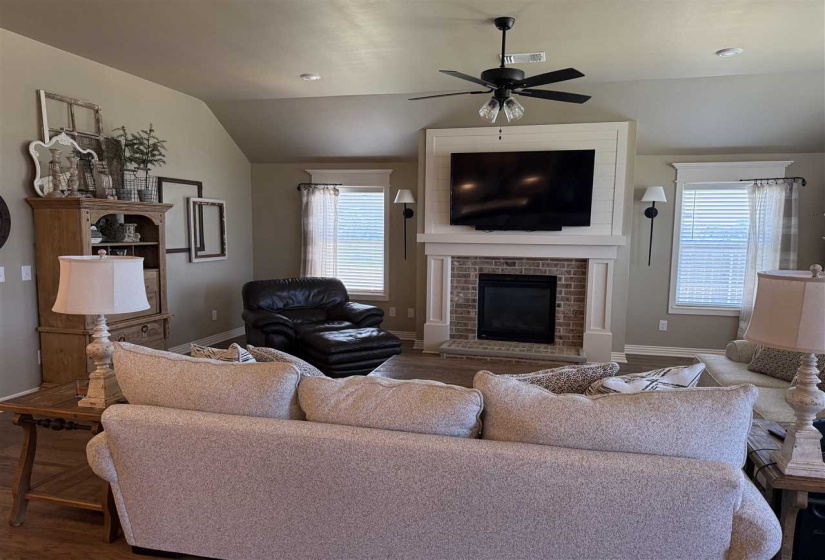 3 Bedrooms Bedrooms, 0 ,2 BathroomsBathrooms,Residential,Single Family,Platinum,1,132576