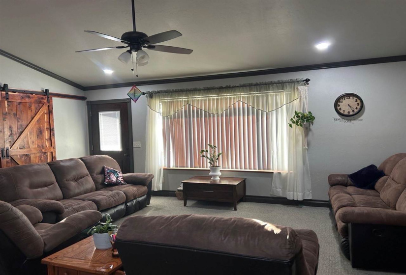 3 Bedrooms Bedrooms, 0 ,2 BathroomsBathrooms,Residential,Single Family,743,1,132604