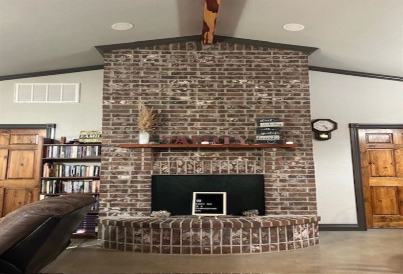 3 Bedrooms Bedrooms, 0 ,2 BathroomsBathrooms,Residential,Single Family,743,1,132604