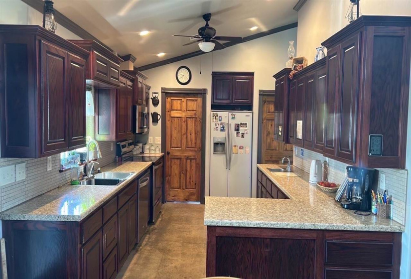 3 Bedrooms Bedrooms, 0 ,2 BathroomsBathrooms,Residential,Single Family,743,1,132604