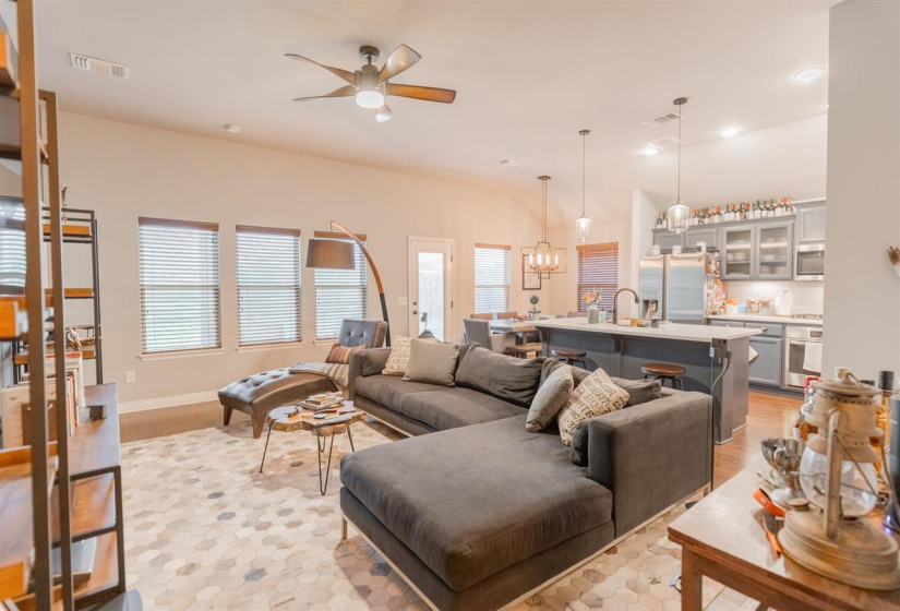 3 Bedrooms Bedrooms, 0 ,2 BathroomsBathrooms,Residential,Single Family,Landry,1,132617