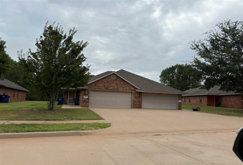 0 , 0 ,3 BathroomsBathrooms,Multi-family,Duplex,Devin Lea,1,132620