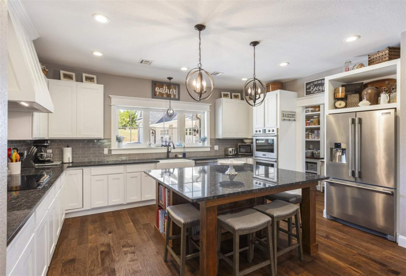 4 Bedrooms Bedrooms, 0 ,3 BathroomsBathrooms,Residential,Single Family,Prairie,1.5,132623
