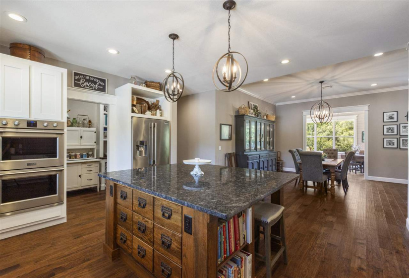 4 Bedrooms Bedrooms, 0 ,3 BathroomsBathrooms,Residential,Single Family,Prairie,1.5,132623