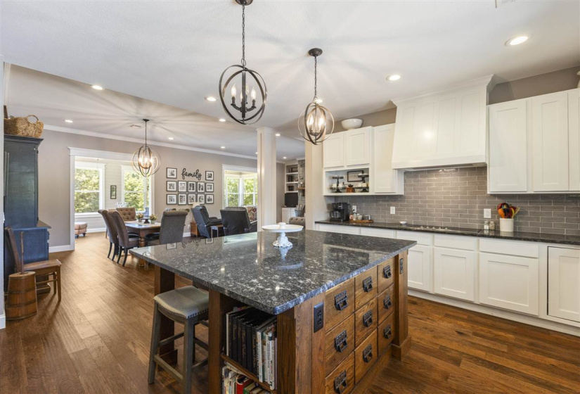 4 Bedrooms Bedrooms, 0 ,3 BathroomsBathrooms,Residential,Single Family,Prairie,1.5,132623