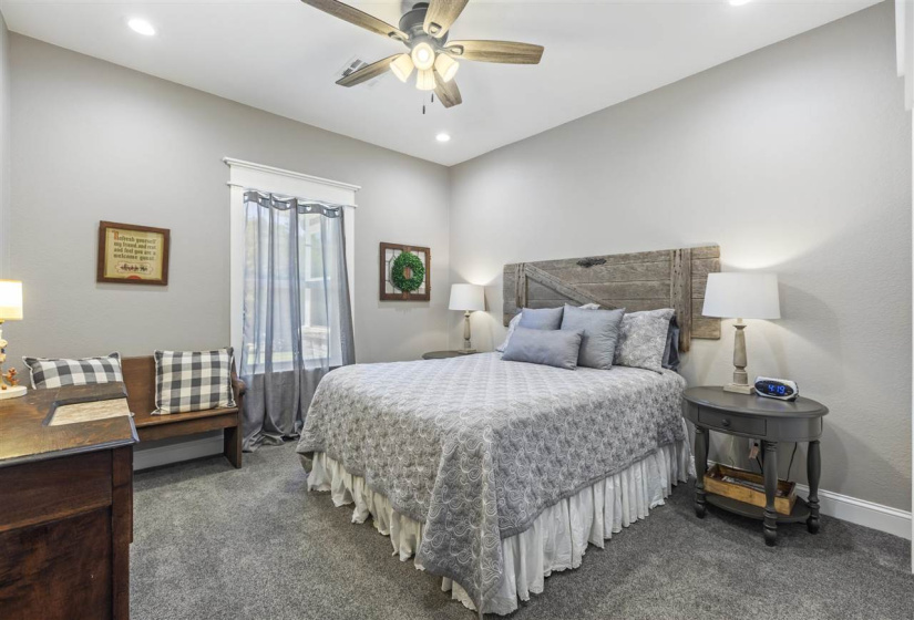 4 Bedrooms Bedrooms, 0 ,3 BathroomsBathrooms,Residential,Single Family,Prairie,1.5,132623