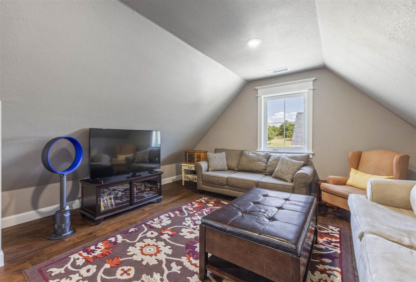 4 Bedrooms Bedrooms, 0 ,3 BathroomsBathrooms,Residential,Single Family,Prairie,1.5,132623