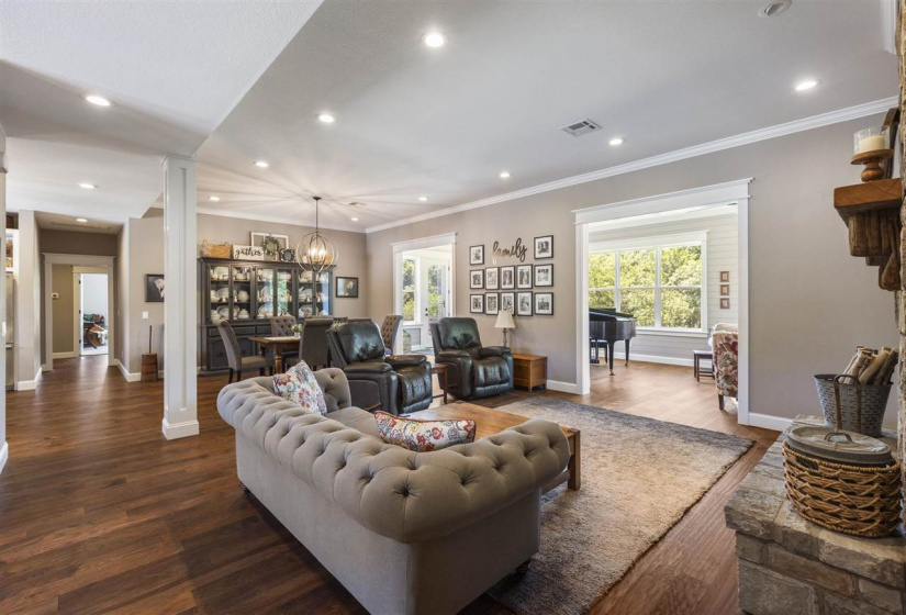 4 Bedrooms Bedrooms, 0 ,3 BathroomsBathrooms,Residential,Single Family,Prairie,1.5,132623