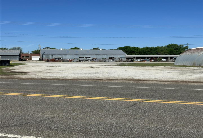 0 , 0 ,2 BathroomsBathrooms,Residential,Single Family,7th,1,132628