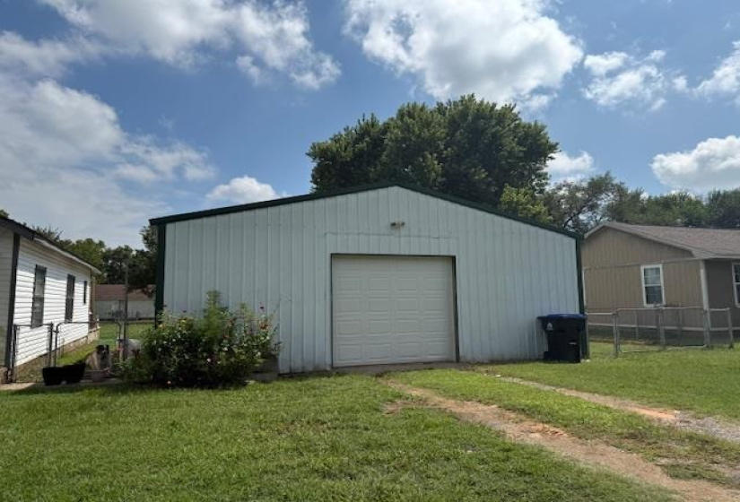 3 Bedrooms Bedrooms, 0 ,2 BathroomsBathrooms,Residential,Single Family,1st,1,132630