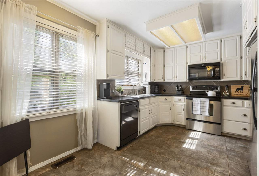 3 Bedrooms Bedrooms, 0 ,2 BathroomsBathrooms,Residential,Single Family,Cherokee,1,132633