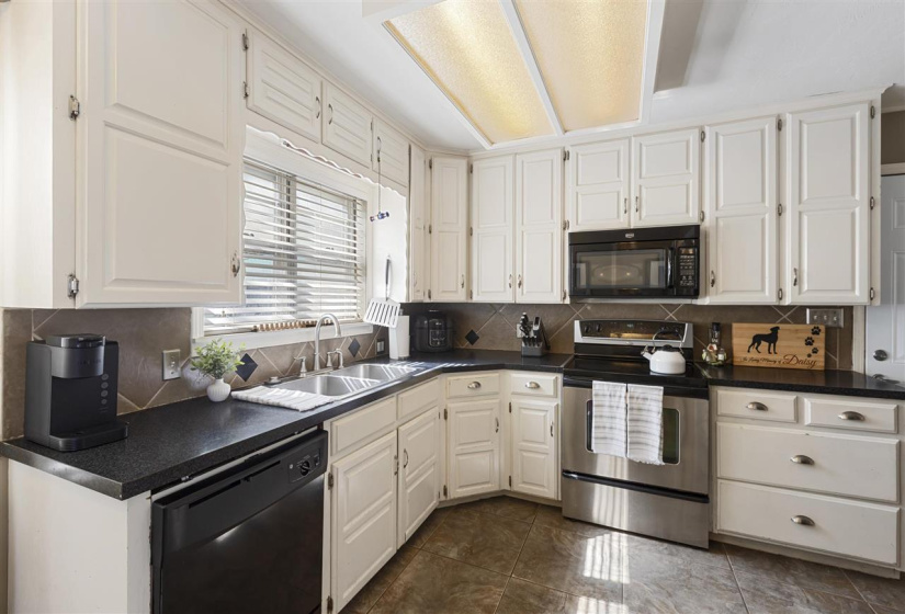3 Bedrooms Bedrooms, 0 ,2 BathroomsBathrooms,Residential,Single Family,Cherokee,1,132633