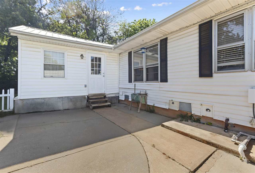 3 Bedrooms Bedrooms, 0 ,2 BathroomsBathrooms,Residential,Single Family,Cherokee,1,132633