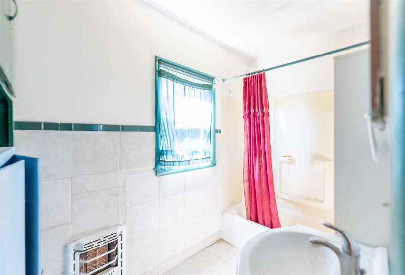 3 Bedrooms Bedrooms, 0 ,1 BathroomBathrooms,Residential,Single Family,22nd,1,132639