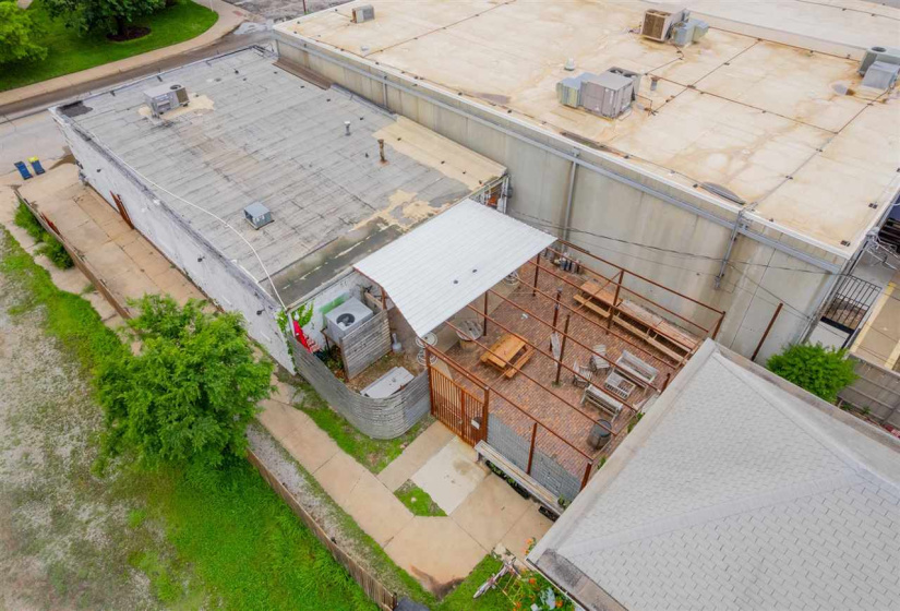 0 , 0 ,1 BathroomBathrooms,Commercial/industrial,Commercial,Knoblock,1,132648
