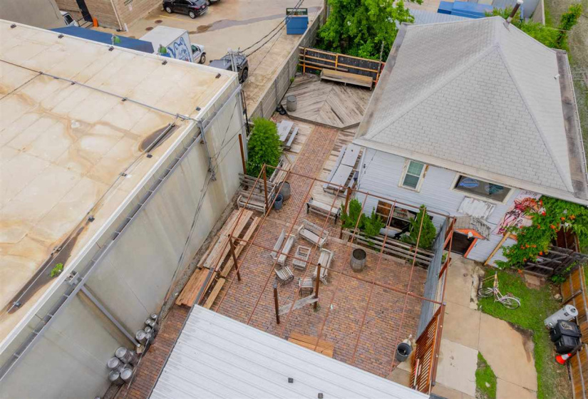 0 , 0 ,1 BathroomBathrooms,Commercial/industrial,Commercial,Knoblock,1,132648