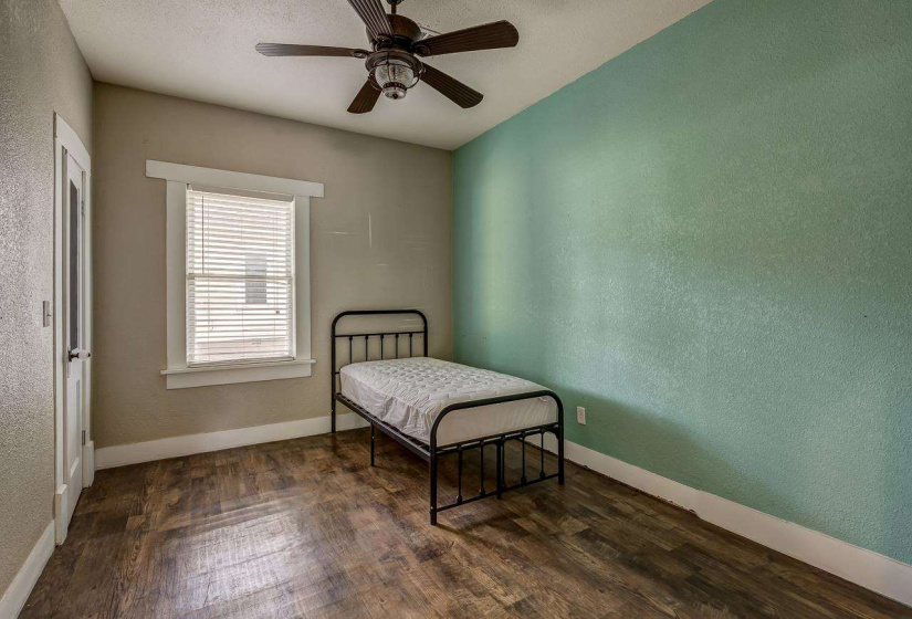 3 Bedrooms Bedrooms, 0 ,1 BathroomBathrooms,Residential,Single Family,5th,1,132647