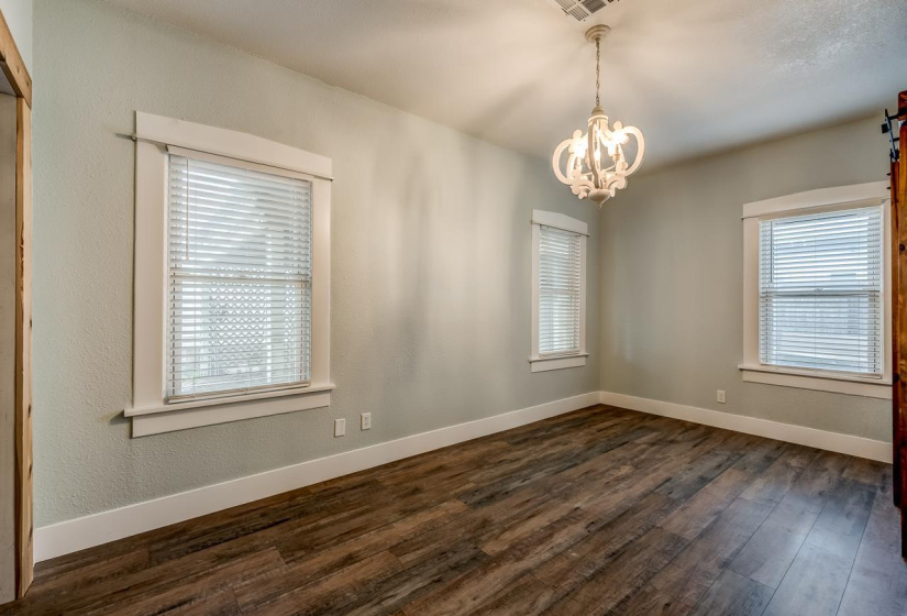 3 Bedrooms Bedrooms, 0 ,1 BathroomBathrooms,Residential,Single Family,5th,1,132647