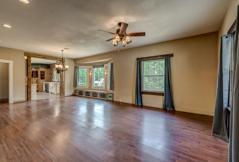 3 Bedrooms Bedrooms, 0 ,1 BathroomBathrooms,Residential,Single Family,5th,1,132647