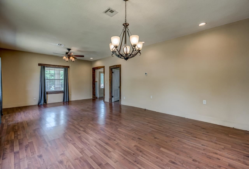 3 Bedrooms Bedrooms, 0 ,1 BathroomBathrooms,Residential,Single Family,5th,1,132647