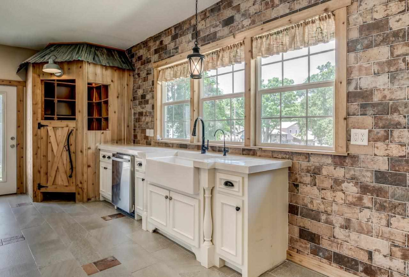 3 Bedrooms Bedrooms, 0 ,1 BathroomBathrooms,Residential,Single Family,5th,1,132647