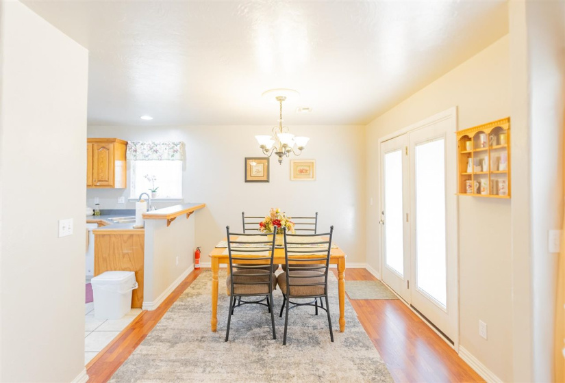 3 Bedrooms Bedrooms, 0 ,2 BathroomsBathrooms,Residential,Single Family,Emma,1,132649