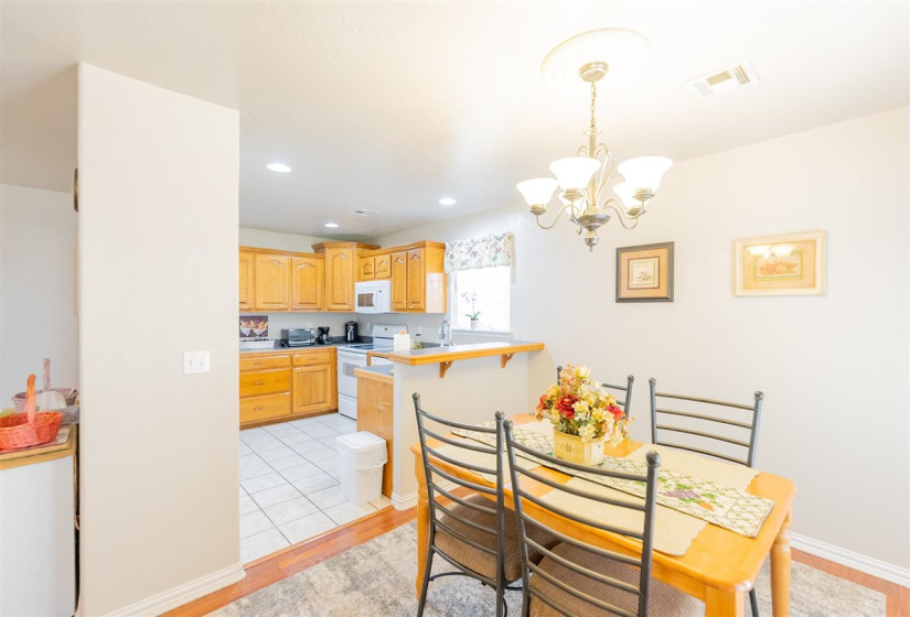 3 Bedrooms Bedrooms, 0 ,2 BathroomsBathrooms,Residential,Single Family,Emma,1,132649