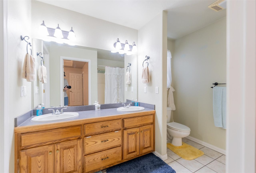 3 Bedrooms Bedrooms, 0 ,2 BathroomsBathrooms,Residential,Single Family,Emma,1,132649