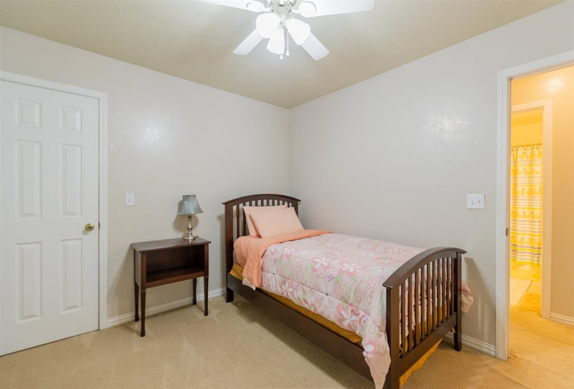 3 Bedrooms Bedrooms, 0 ,2 BathroomsBathrooms,Residential,Single Family,Emma,1,132649