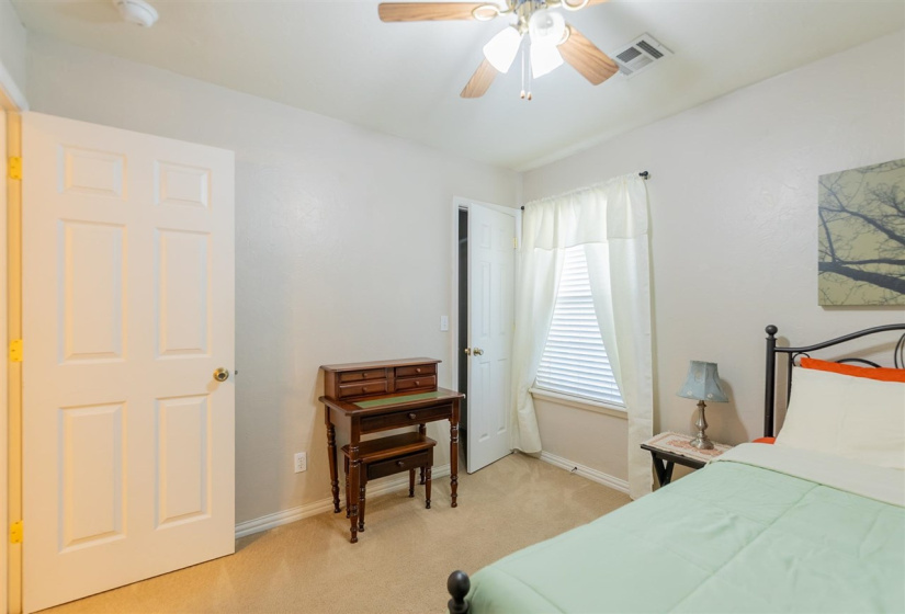 3 Bedrooms Bedrooms, 0 ,2 BathroomsBathrooms,Residential,Single Family,Emma,1,132649