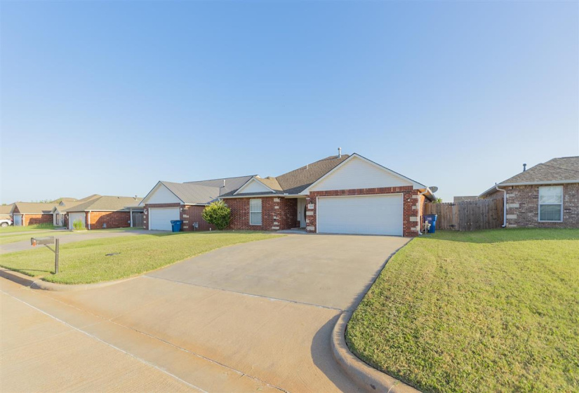 3 Bedrooms Bedrooms, 0 ,2 BathroomsBathrooms,Residential,Single Family,Emma,1,132649