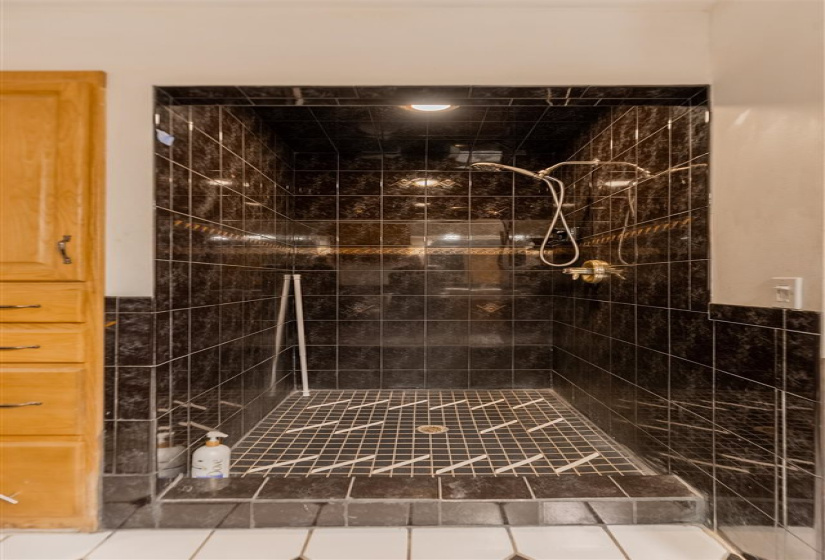 4 Bedrooms Bedrooms, 0 ,3 BathroomsBathrooms,Residential,Single Family,Country Club,1,132670