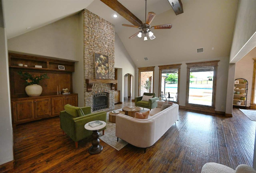 4 Bedrooms Bedrooms, 0 ,3 BathroomsBathrooms,Residential,Single Family,Chateau,1.5,132674