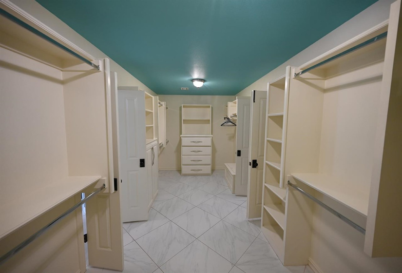 4 Bedrooms Bedrooms, 0 ,3 BathroomsBathrooms,Residential,Single Family,Chateau,1.5,132674