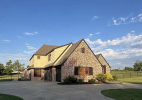 4 Bedrooms Bedrooms, 0 ,3 BathroomsBathrooms,Residential,Single Family,Chateau,1.5,132674