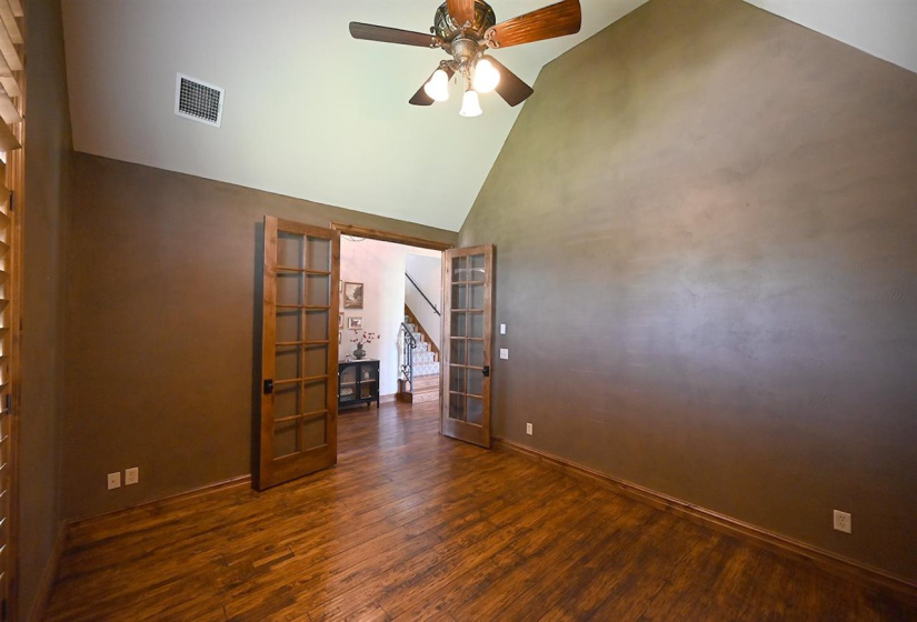 4 Bedrooms Bedrooms, 0 ,3 BathroomsBathrooms,Residential,Single Family,Chateau,1.5,132674