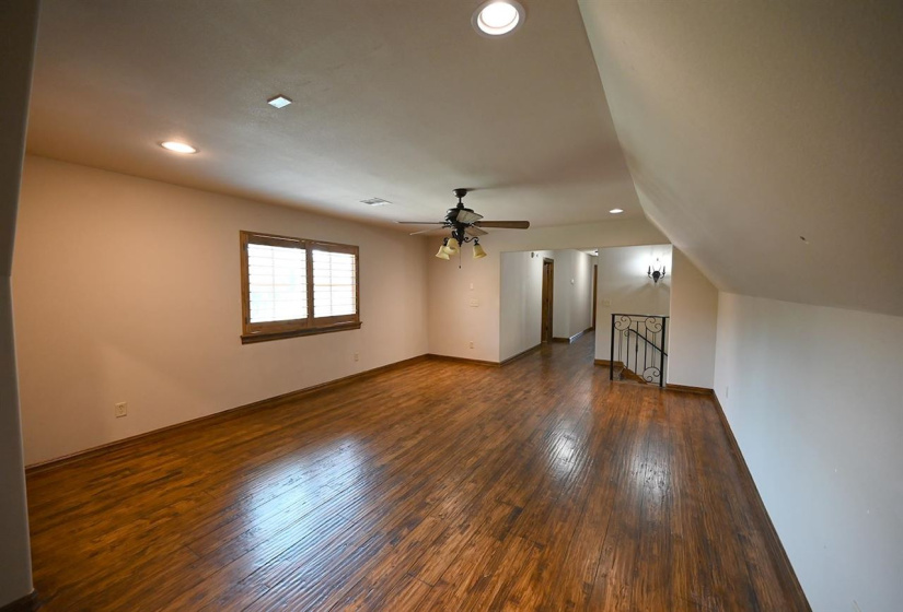 4 Bedrooms Bedrooms, 0 ,3 BathroomsBathrooms,Residential,Single Family,Chateau,1.5,132674