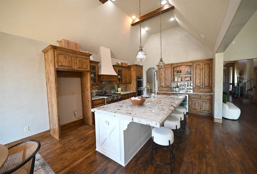 4 Bedrooms Bedrooms, 0 ,3 BathroomsBathrooms,Residential,Single Family,Chateau,1.5,132674