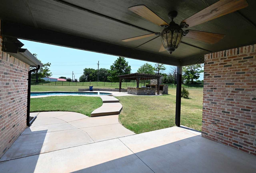 4 Bedrooms Bedrooms, 0 ,3 BathroomsBathrooms,Residential,Single Family,Chateau,1.5,132674