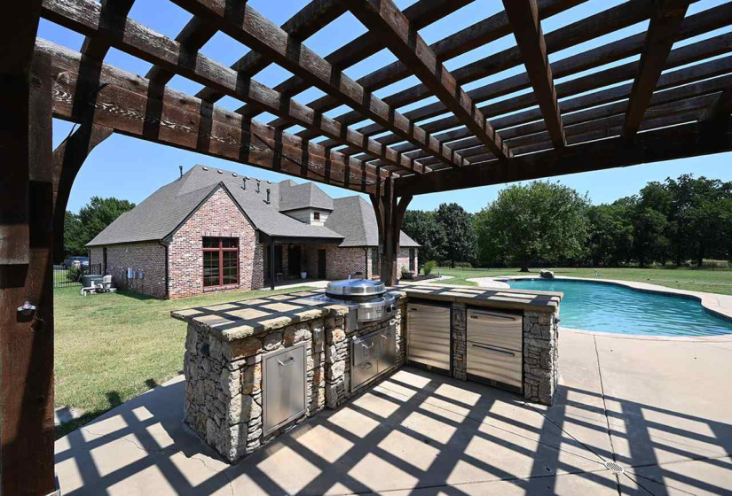 4 Bedrooms Bedrooms, 0 ,3 BathroomsBathrooms,Residential,Single Family,Chateau,1.5,132674
