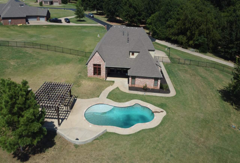 4 Bedrooms Bedrooms, 0 ,3 BathroomsBathrooms,Residential,Single Family,Chateau,1.5,132674