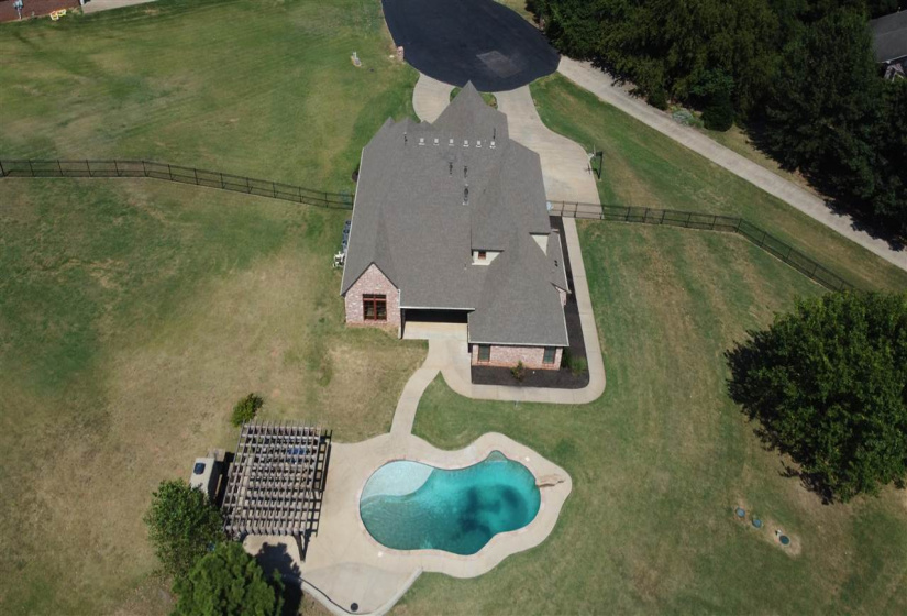 4 Bedrooms Bedrooms, 0 ,3 BathroomsBathrooms,Residential,Single Family,Chateau,1.5,132674