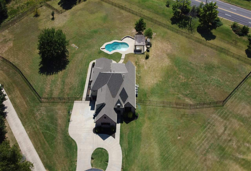 4 Bedrooms Bedrooms, 0 ,3 BathroomsBathrooms,Residential,Single Family,Chateau,1.5,132674