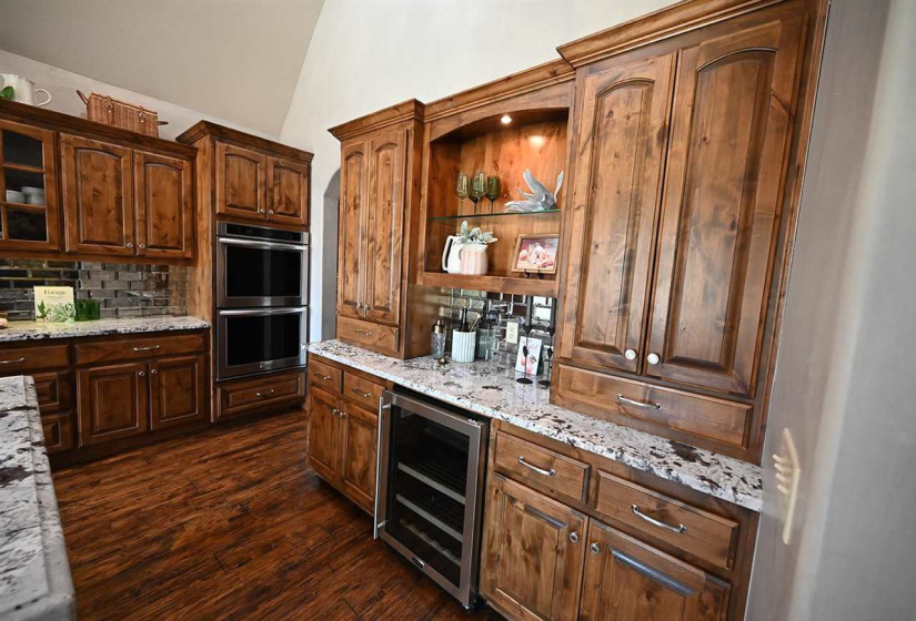 4 Bedrooms Bedrooms, 0 ,3 BathroomsBathrooms,Residential,Single Family,Chateau,1.5,132674