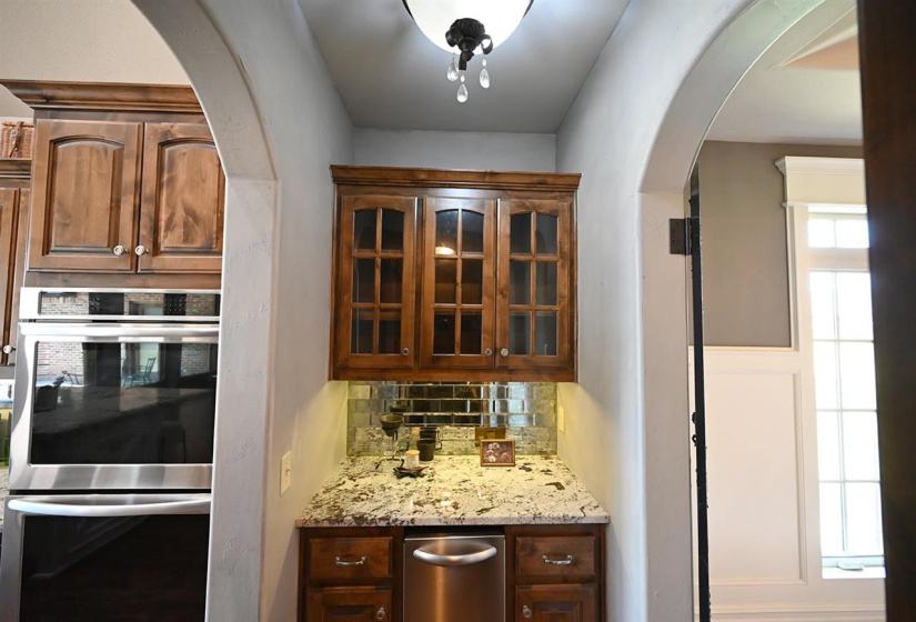 4 Bedrooms Bedrooms, 0 ,3 BathroomsBathrooms,Residential,Single Family,Chateau,1.5,132674