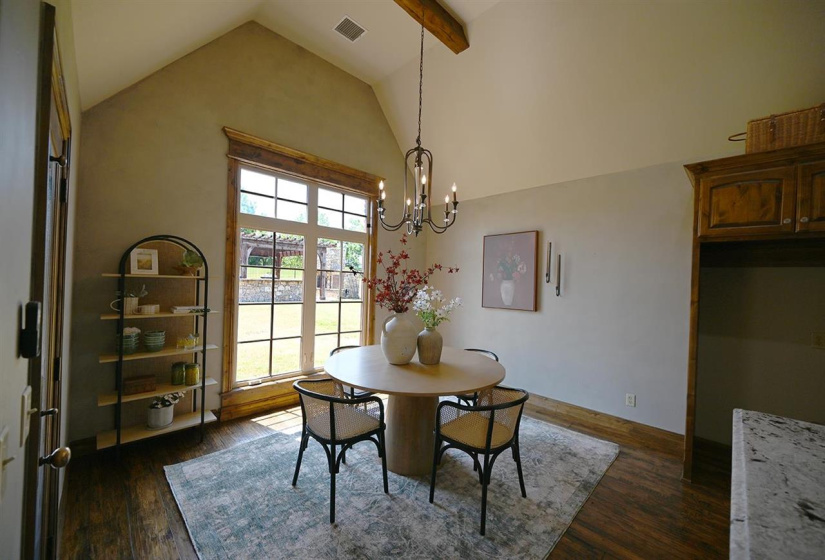 4 Bedrooms Bedrooms, 0 ,3 BathroomsBathrooms,Residential,Single Family,Chateau,1.5,132674