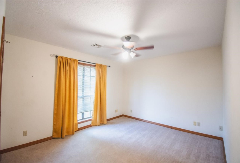 4 Bedrooms Bedrooms, 0 ,2 BathroomsBathrooms,Residential,Single Family,12th,1,132676
