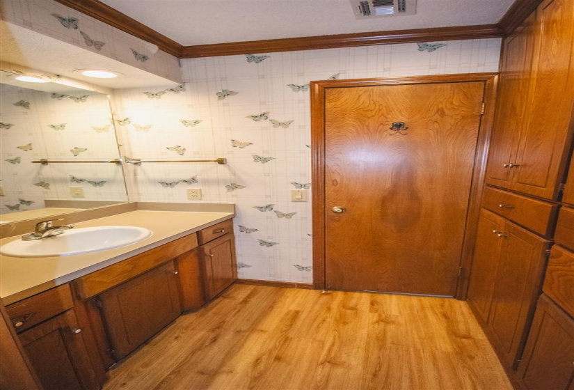 4 Bedrooms Bedrooms, 0 ,2 BathroomsBathrooms,Residential,Single Family,12th,1,132676