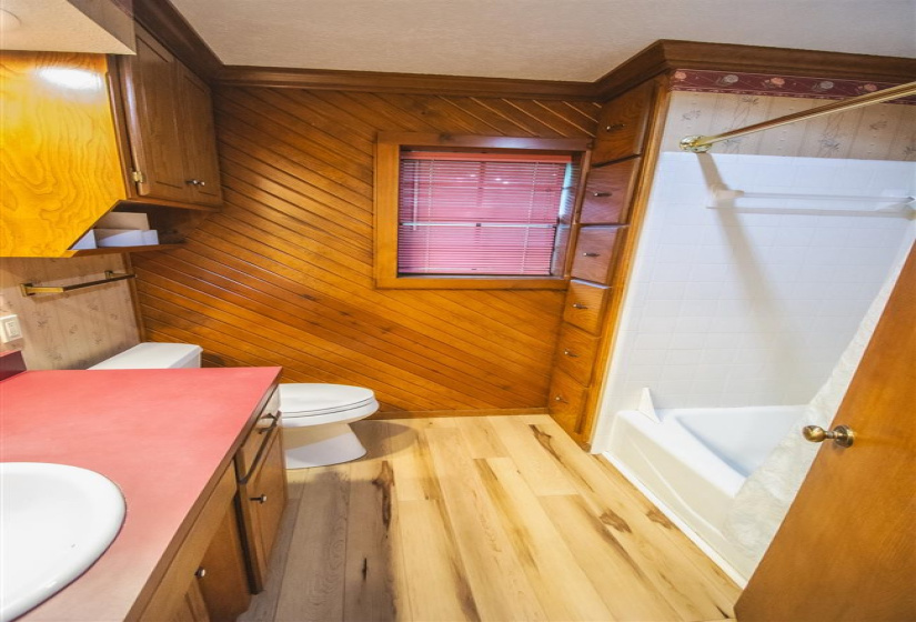 4 Bedrooms Bedrooms, 0 ,2 BathroomsBathrooms,Residential,Single Family,12th,1,132676
